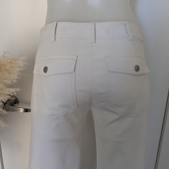 Stylish White Cropped Pants - Picture 5 of 10